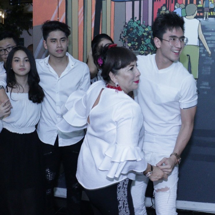 Kemeriahan perayaan ulang tahun Venna Melinda ke-46 tahun. (Instagram/@vennamelindareal)