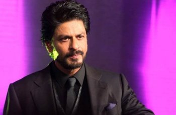 Pernah Dipenjara gegara Ancam Awak Media, Shah Rukh Khan: Untung Dulu Gak Ada Sosmed
