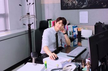 5 Idol Kpop yang Punya Keahlian Fotografi