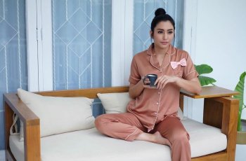 Pemotretan 5 Selebriti Pakai Piyama Manis Juga
