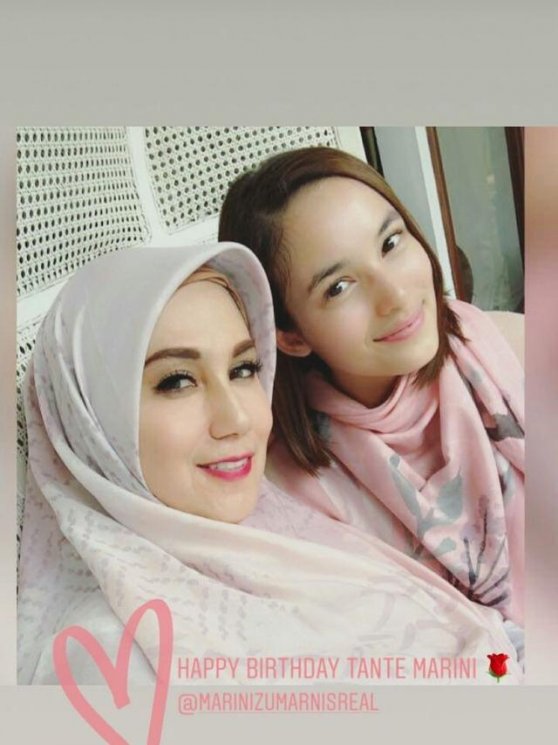 Chelsea Islan rayakan ulang tahun Marini Zumarnis. (Instagram/@chelseasilan)