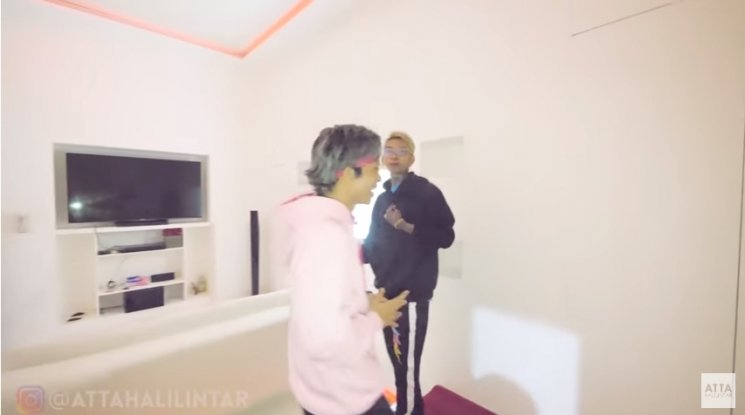 Mengintip kamar rahasia Young Lex. (Youtube/ Atta Halilintar)