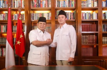 10 Gaya Dhani Wirianata, Sekretaris Pribadi Prabowo Subianto