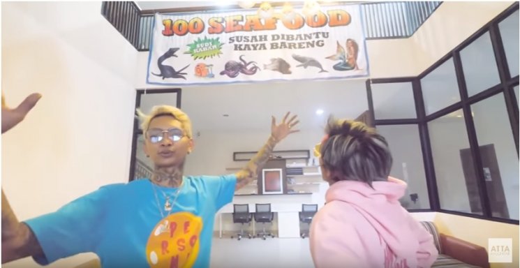 Mengintip kamar rahasia Young Lex. (Youtube/ Atta Halilintar)