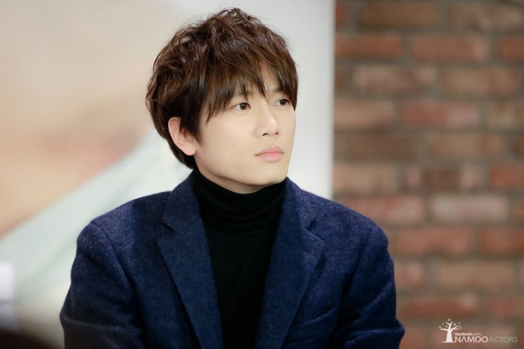 Ji Sung (soompi)