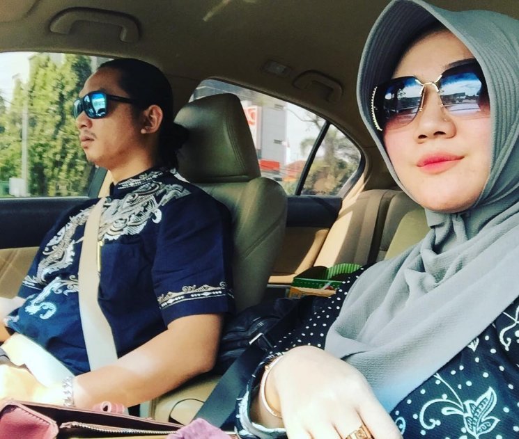 Kemesraan Sulis dan Alfin Febryan. (Instagram/@suliszehra)