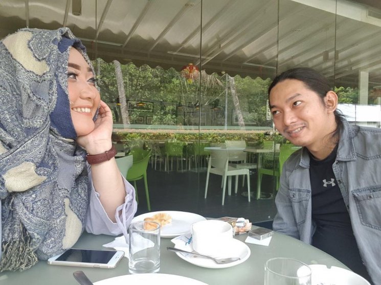 Kemesraan Sulis dan Alfin Febryan. (Instagram/@suliszehra)