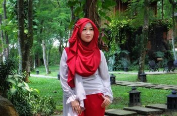 Uang Dikembalikan, Okie Agustina Damai dengan Travel Umrah