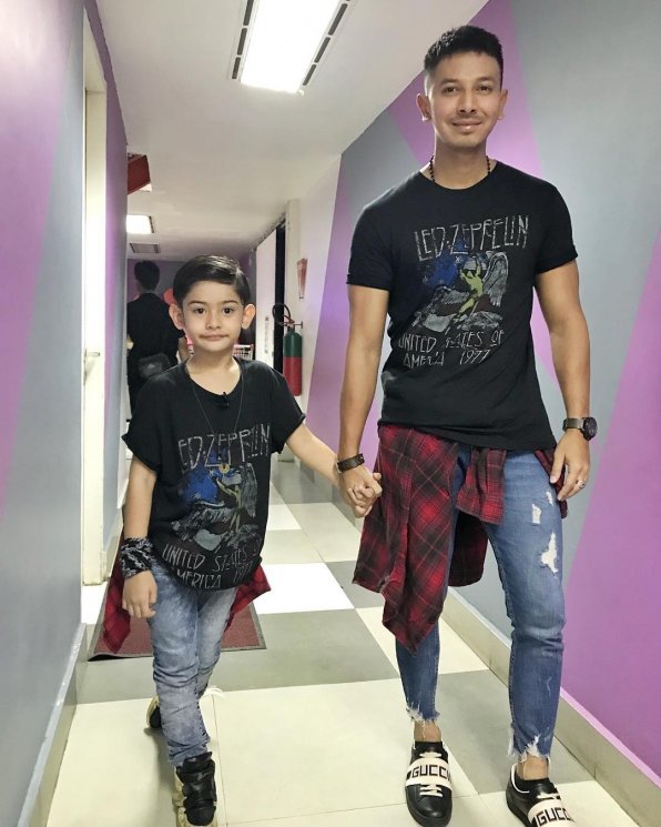 Sonny Septian dan anak tirinya. (Instagram/@sonnyseptian)