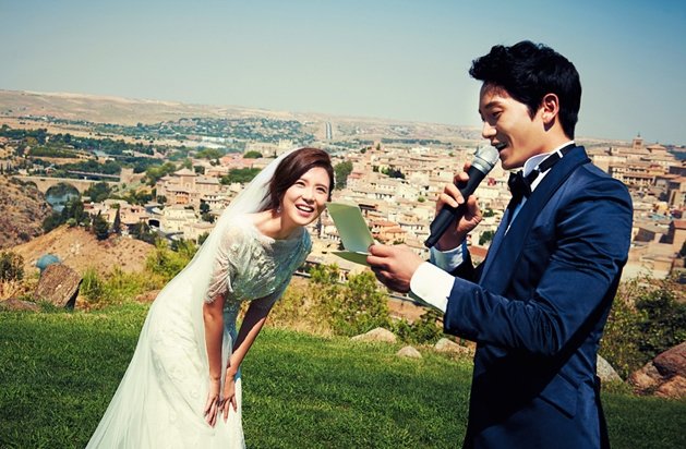 Lee Bo Young dan Ji Sung (Soompi)