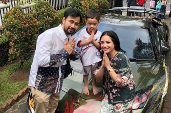 Sempat Ditolak, Kisah Cinta 4 Seleb Ini Berujung Indah