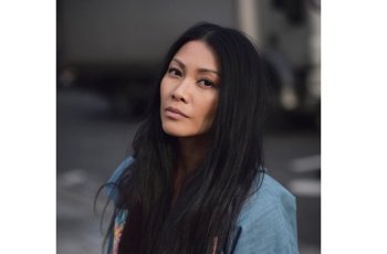 Kenang Eddie Van Halen, Anggun C Sasmi: Gitaris Terhebat Sepanjang Masa