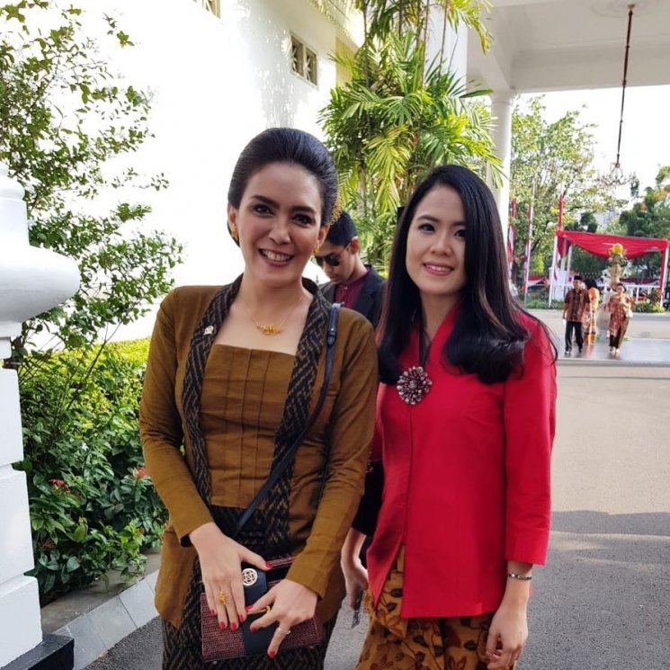 Rieke Diah Pitaloka (kiri). (Instagram/@nikeyosephine)