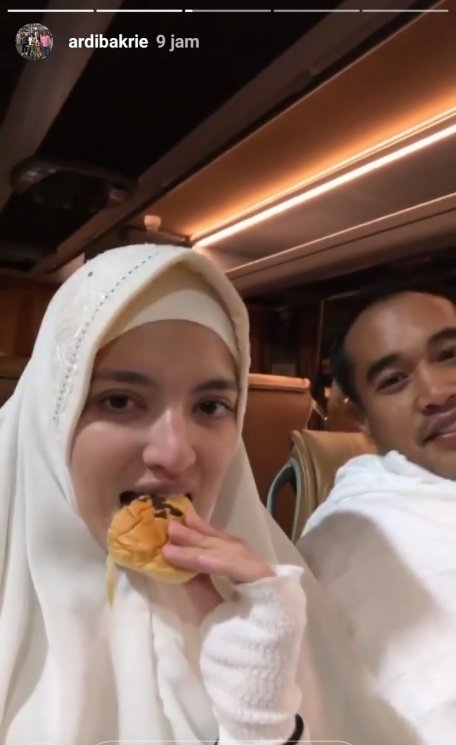 Nia Ramadhani di Tanah Suci (Instagram/@ramadhaniabakrie)