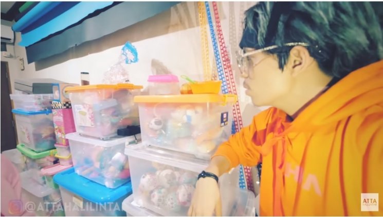 Sudut kamar Ria Ricis. (Youtube/ Atta Halilintar)