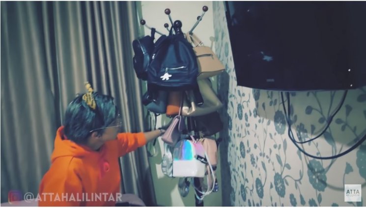 Sudut kamar Ria Ricis. (Youtube/ Atta Halilintar)