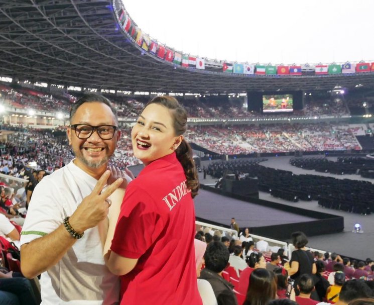 Seleb yang nonton upacara pembukaan Asian Games 2018. (Instagram/@monaratuliu)