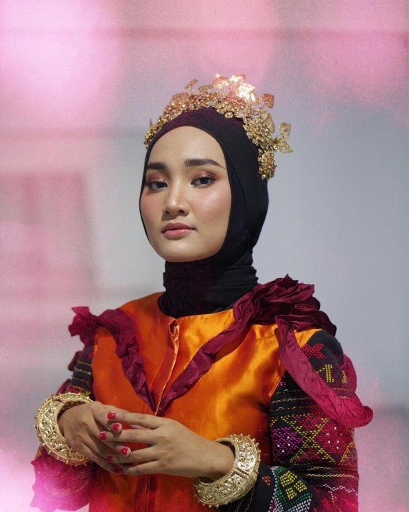 Penyanyi di pembukaan Asian Games 2018. (Instagram/@fatin30)