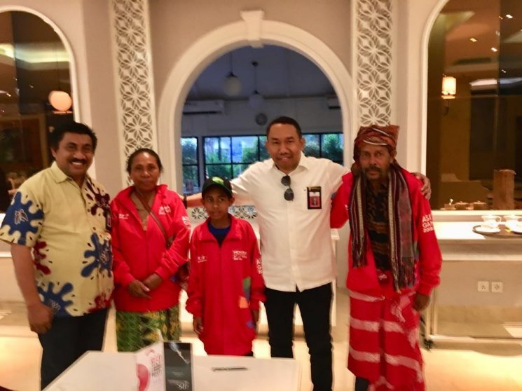 Momen Joni bertemu Hotman Paris. (Instagram/@hotmanparisofficial)