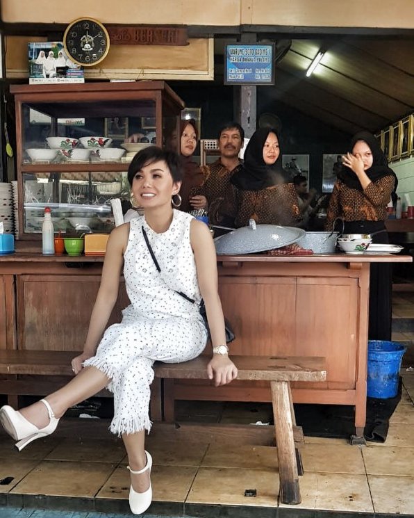 Yuni Shara belanja (Instagram/@yunishara36)