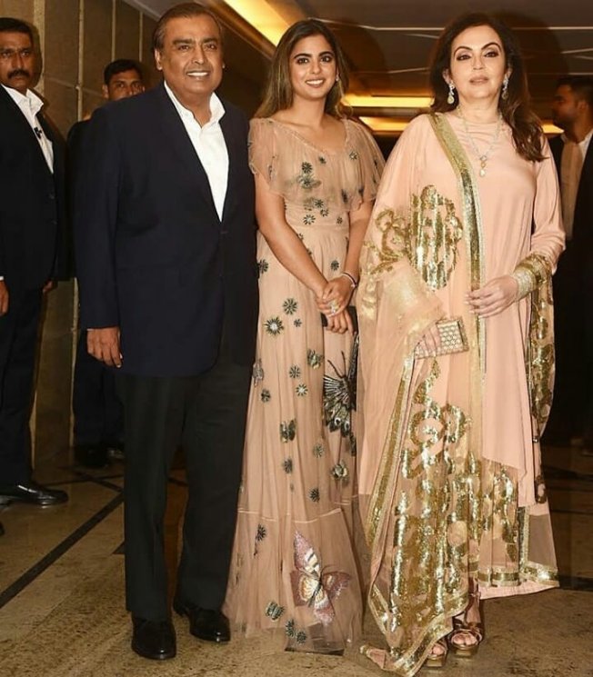 Isha Ambani sekeluarga (Instagram/@ishaambanireal)