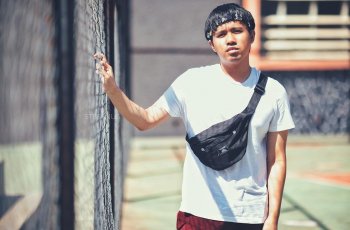 Joshua Suherman Nonton Konser Clean Bandit Bareng Pacar Baru?