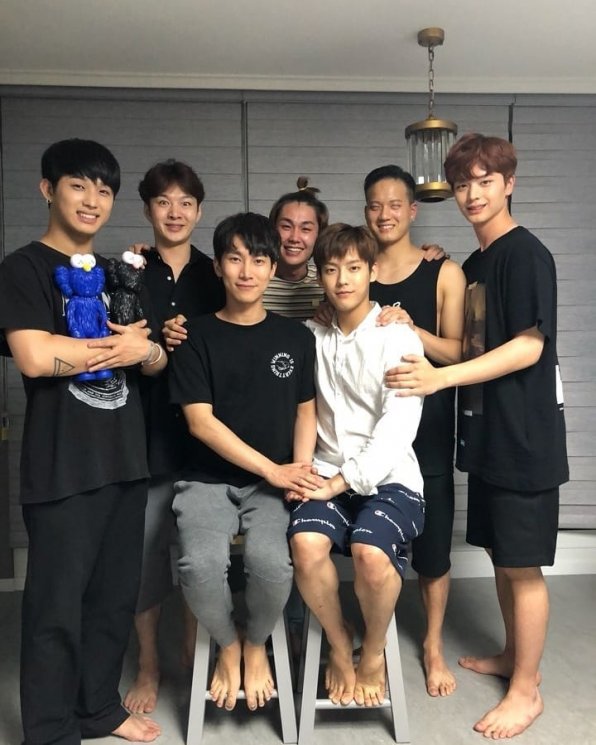 Eunkwang BTOB (Instagram/@btob_silver_light)