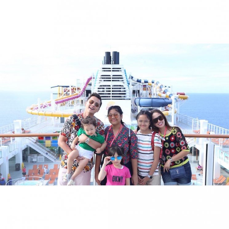 Andhika Pratama dan Ussy Sulistiawaty (Instagram/@ussypratama)