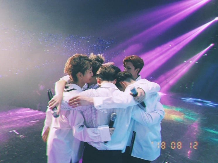 BTOB (Instagram/@btob_silver_light)