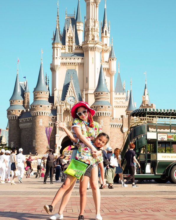 Paola Tobing dan anak (Instagram/@paolatambunann)