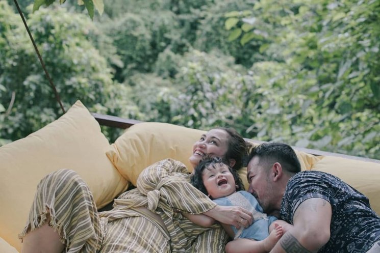 Atiqah Hasiholan dan Rio Dewanto. (Instagram/@riodewanto)