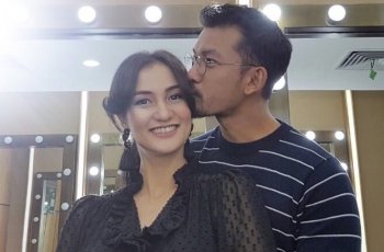 Rayakan 5 Tahun Pernikahan, Intip Keharmonisan Pasangan Atiqah Hasiholan dan Rio Dewanto