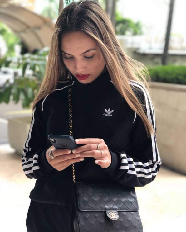 Carmen Rowena Lumanauw (Instagram/@carmenrowena)