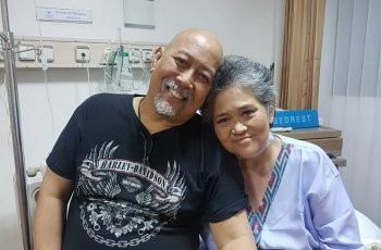 7 Bukti Keromantisan Indro Warkop saat Temani Istri Berobat