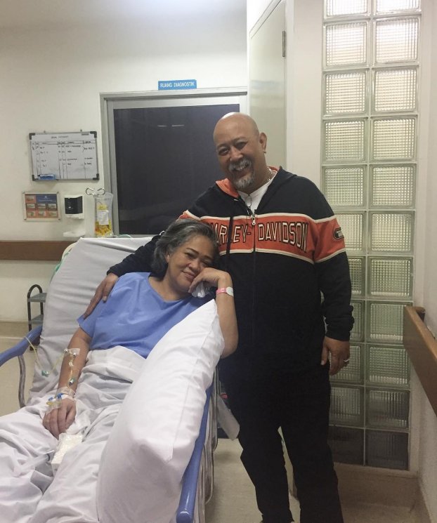 Indro Warkop temani istri kemoterapi. (Instagram/@indrowarkop_asli)