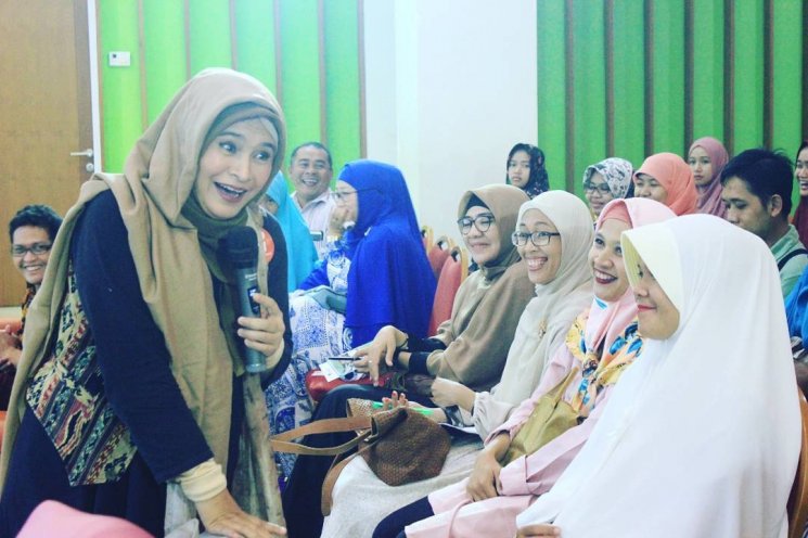 Neno Warisman (Instagram/@nenowarismanofficial)