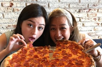 Kompak, Ini 5 Potret Kedekatan Kimberly Ryder dan Ibunya