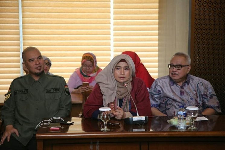 Ahmad Dhani dan Neno Warisman berkunjung ke DPR RI. (Instagram/@ahmaddhaniprast)