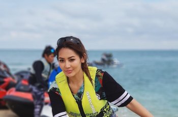 7 Pesona Maria Selena saat Main Jetski, Bikin Deg-degan