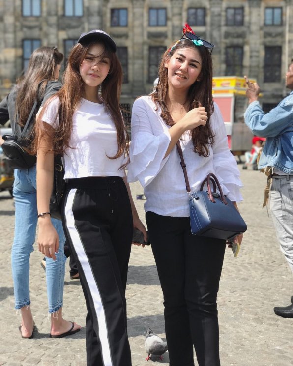 Vanesha Prescilla dan Sissy Priscillia. (Instagram/@sysiio)