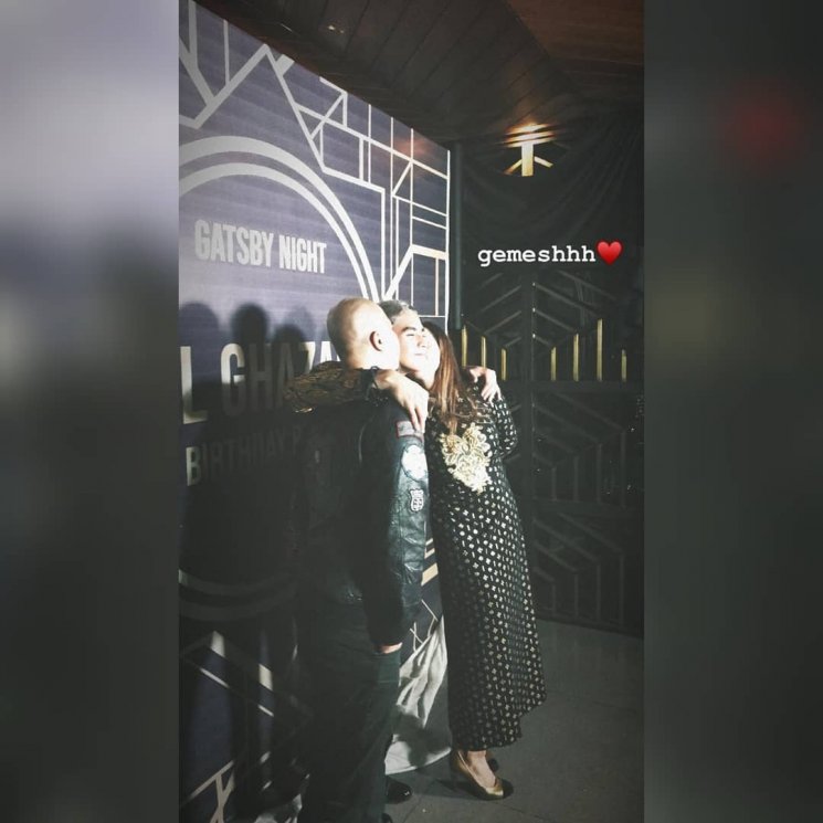 Al Ghazali bersama orangtuanya. (Instagram/@lambe_turah)