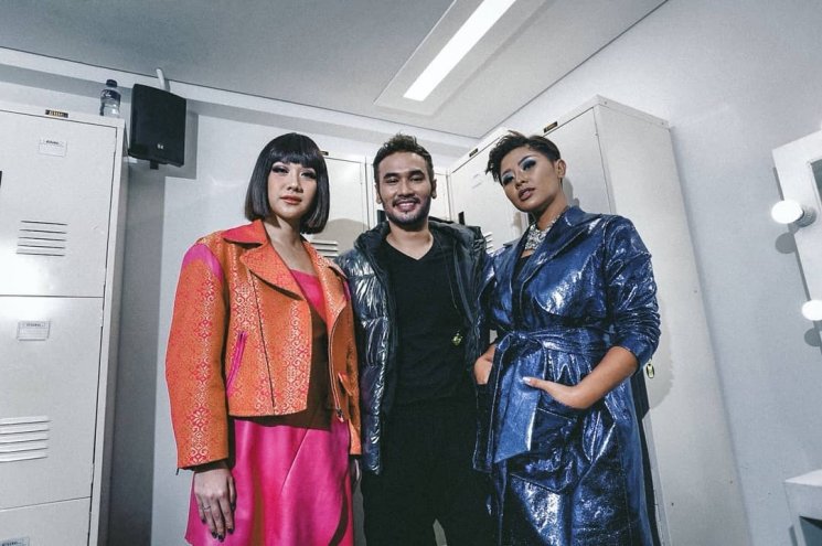 Bunga Citra Lestari, JFLOW, dan Dira Sugandi. (Instagram/@teambcl)
