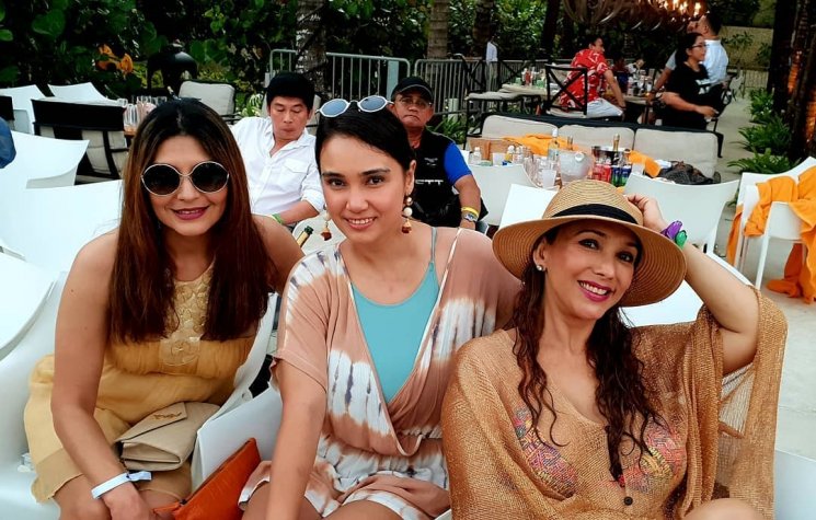 Tamara Bleszynski dan geng artisnya. (Instagram/@qq_fatmala)