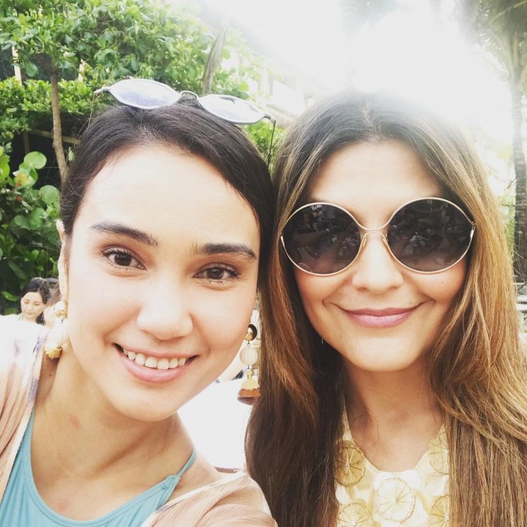 Tamara Bleszynski dan geng artisnya. (Instagram/@febyfebiola_)