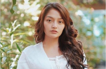 5 Foto Ini Buktikan Siti Badriah Tetap Cantik Meski Tanpa Makeup