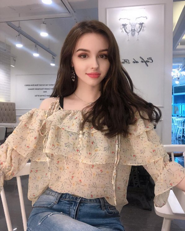 Karimova Elina. (Instagram/@elina_4_22)