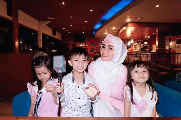 Istri dan anak-anak Sunu (Instagram/@sucijsh)