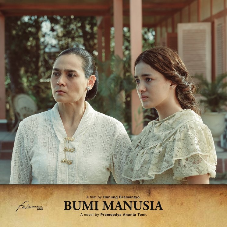 Mawar Eva De Jongh dan Ine Febriyanti di Bumi Manusia (Instagram/@falconpictures_)