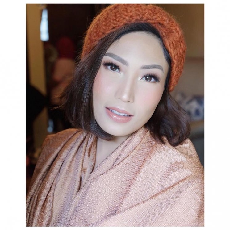 Ayu Dewi (Instagram/@mrsayudewi)
