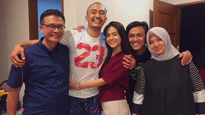 Givina Lukita Dewi dan keluarga (Instagram/@givinald)